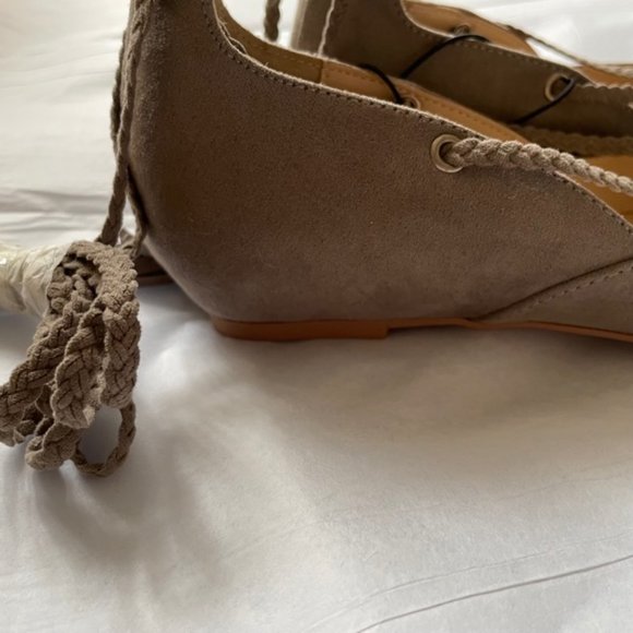 Ballet Flat Shoes by Steve Madden, Pointed-toe ankle lace tie, Tan color, Size 6 - Picture 8 of 8